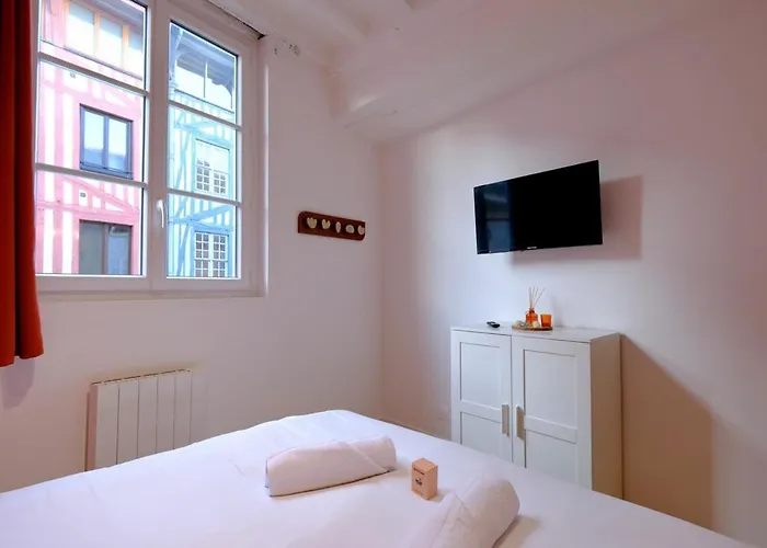 - Bienvenue Chez Perlane Et Yoann - Balneo Apartment